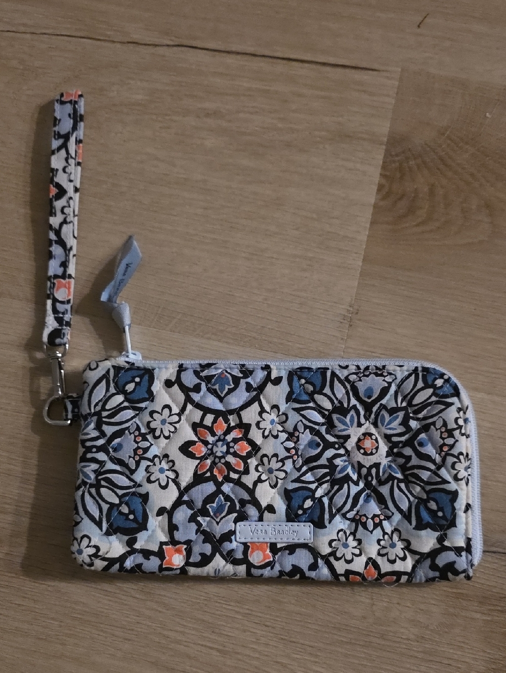 Vera Bradley Lisbon Medallion RFID Accordion Wristlet